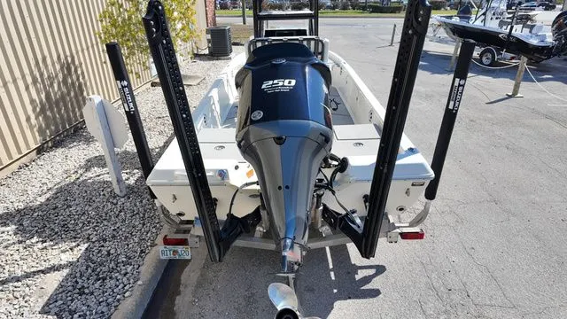 Slide: The Image of Skeeter 230SX 2019 - 7