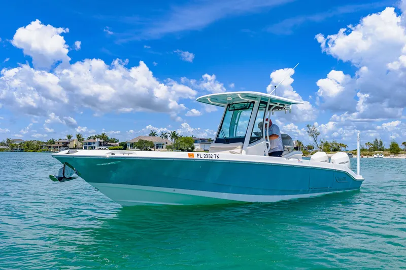 Slide: The Image of Boston Whaler 280 Dauntless 2023 - 1