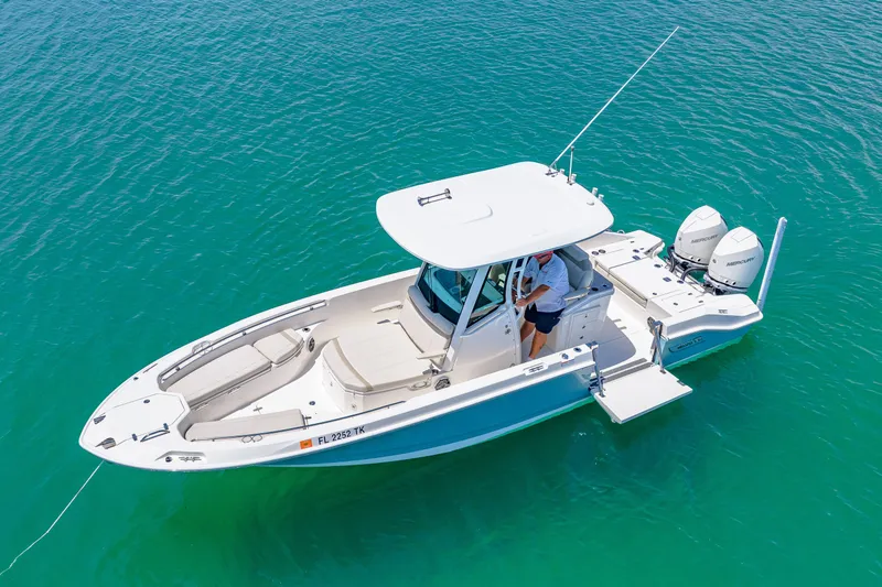 Slide: The Image of Boston Whaler 280 Dauntless 2023 - 11