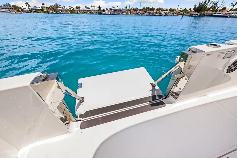 Slide: The Image of Boston Whaler 280 Dauntless 2023 - 14