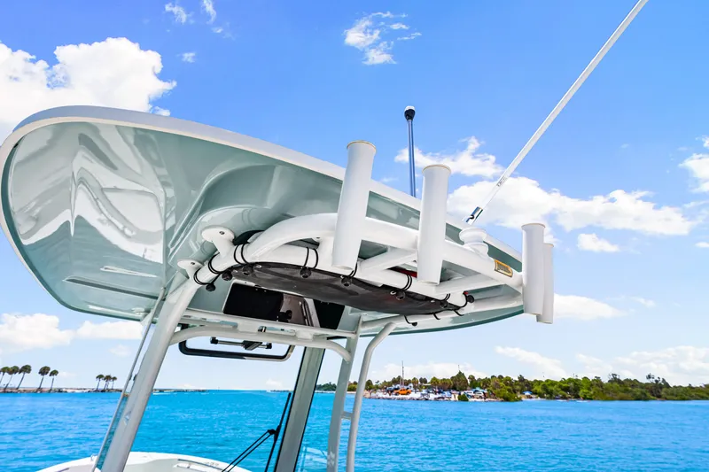 Slide: The Image of Boston Whaler 280 Dauntless 2023 - 21