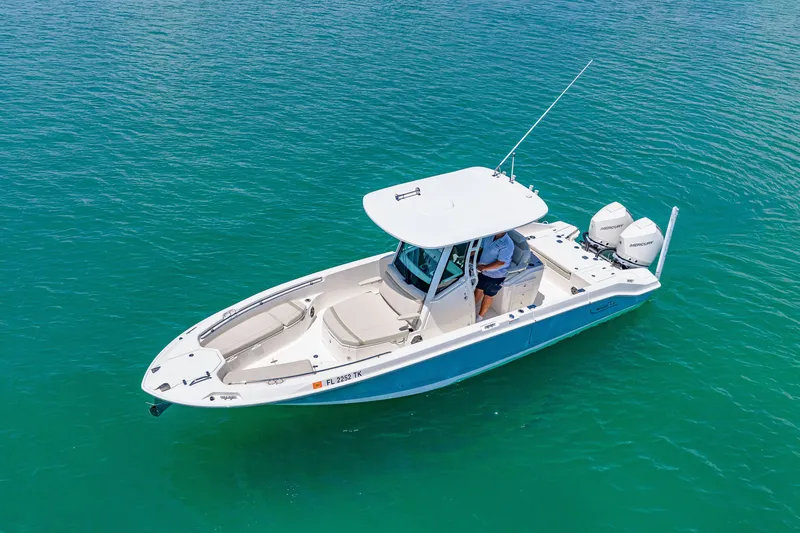 Slide: The Image of Boston Whaler 280 Dauntless 2023 - 42