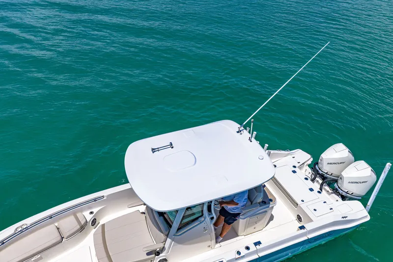 Slide: The Image of Boston Whaler 280 Dauntless 2023 - 44