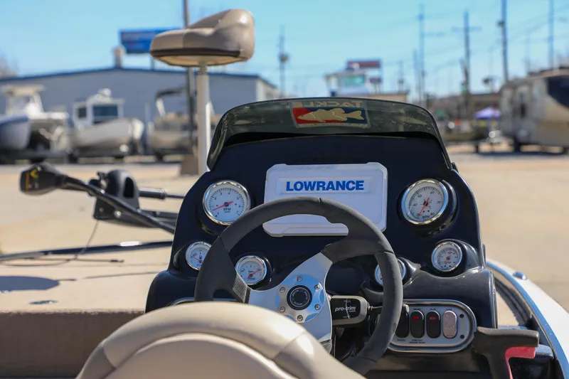 Slide: The Image of Cockpit view of 2013 Nitro Z-7 boat with Lowrance navigation system. - 6