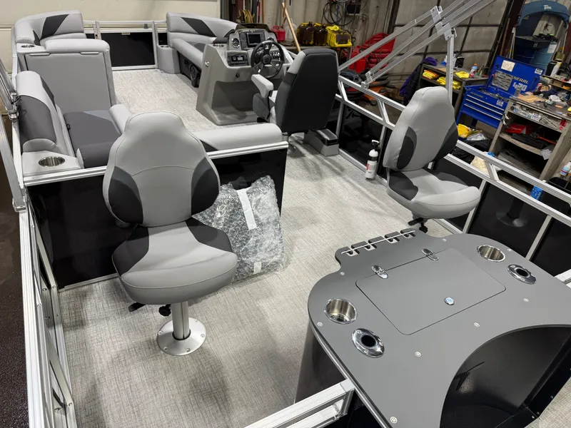 Slide: The Image of Tahoe Sport Rear Fish 2185 & 4-Stroke $32995 2026 - 20