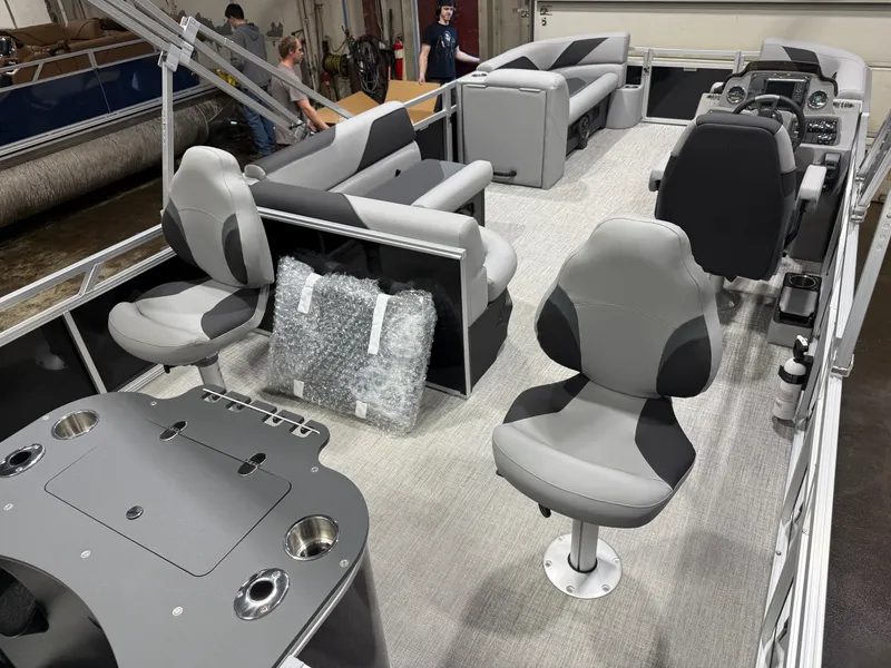 Slide: The Image of Tahoe Sport Rear Fish 2185 & 4-Stroke $32995 2026 - 21