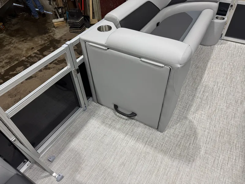 Slide: The Image of Tahoe Sport Rear Fish 2185 & 4-Stroke $32995 2026 - 25