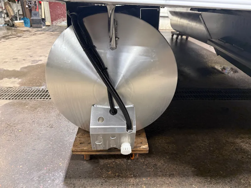 Slide: The Image of Tahoe Sport Rear Fish 2185 & 4-Stroke $32995 2026 - 37