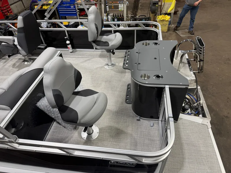 Slide: The Image of Tahoe Sport Rear Fish 2185 & 4-Stroke $32995 2026 - 4