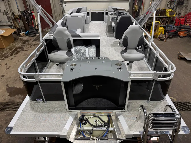 Slide: The Image of Tahoe Sport Rear Fish 2185 & 4-Stroke $32995 2026 - 5