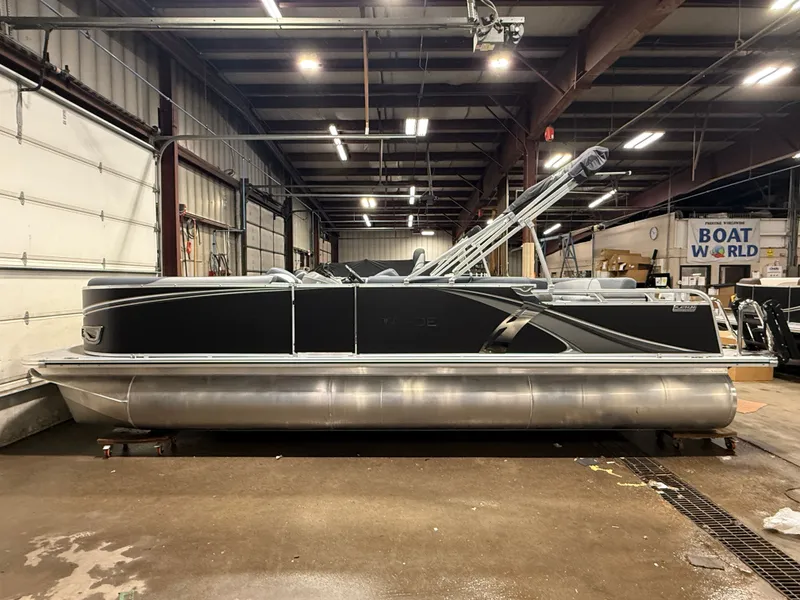 Slide: The Image of Tahoe LTZ 2385 Elite Cruise & Honda 4-Stroke EFI 2026 - 43