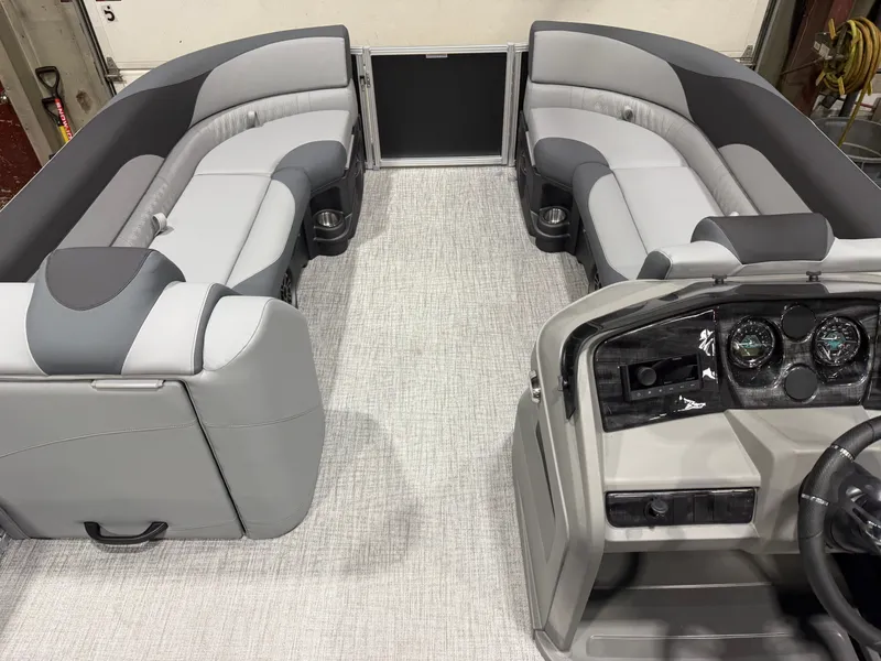 Slide: The Image of Tahoe LTZ 2385 Elite Cruise & Honda 4-Stroke EFI 2026 - 25