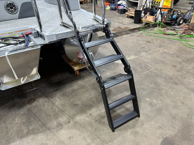 Slide: The Image of Tahoe LTZ CRB 2385 Cruise Rear Bench Pontoon 2026 - 48