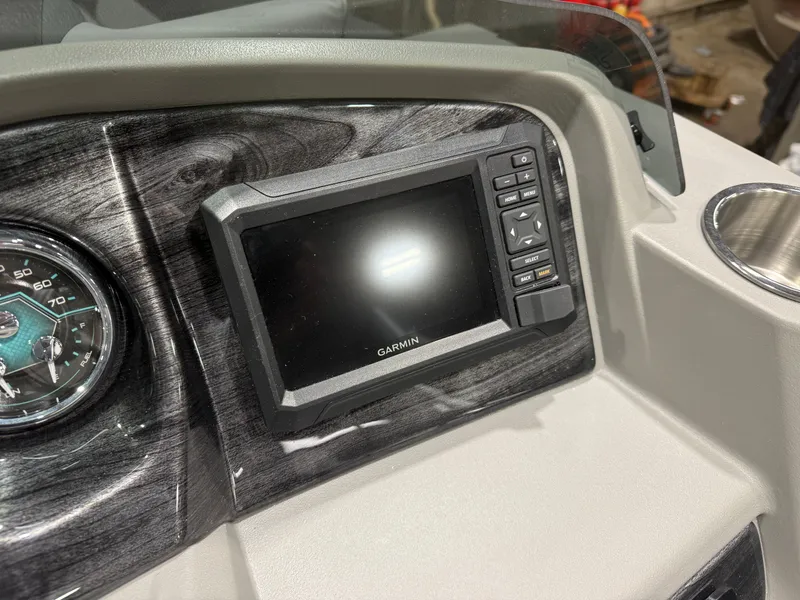 Slide: The Image of Tahoe LTZ 2385 VRB Swingback 2026 - 14