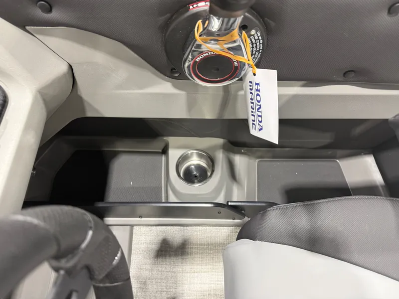 Slide: The Image of Tahoe LTZ 2385 VRB Swingback 2026 - 15