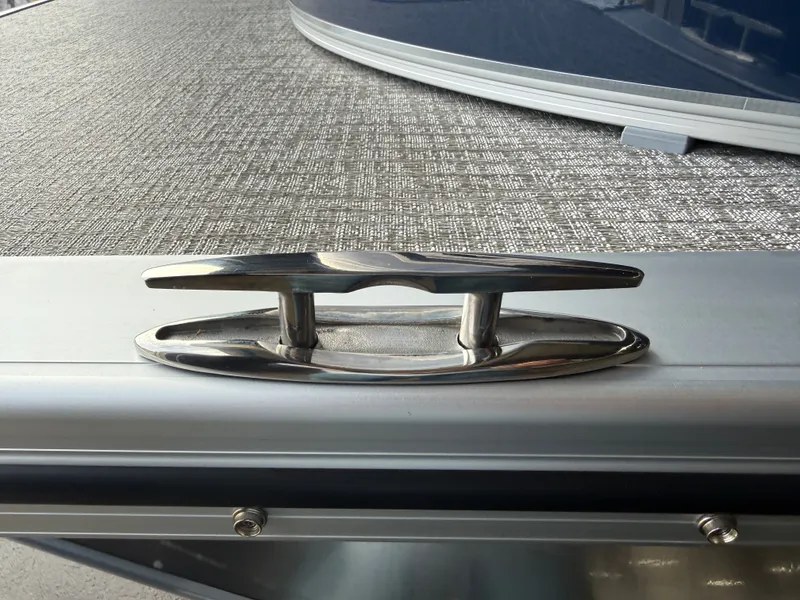 Slide: The Image of Tahoe LTZ 2385 VRB Swingback 2026 - 36