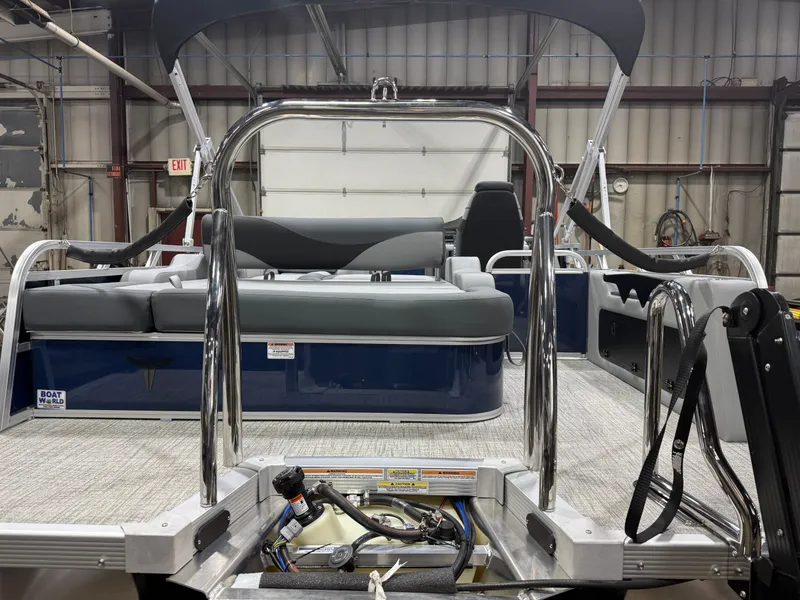 Slide: The Image of Tahoe LTZ 2385 VRB Swingback 2026 - 46