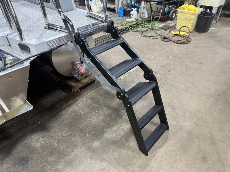 Slide: The Image of Tahoe LTZ 2385 VRB Swingback 2026 - 48