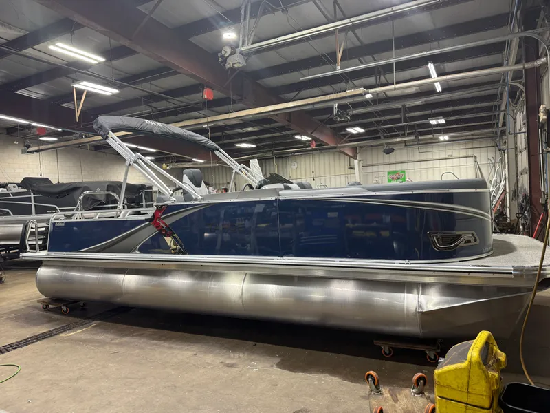 Slide: The Image of Tahoe LTZ 2385 VRB Swingback 2026 - 50