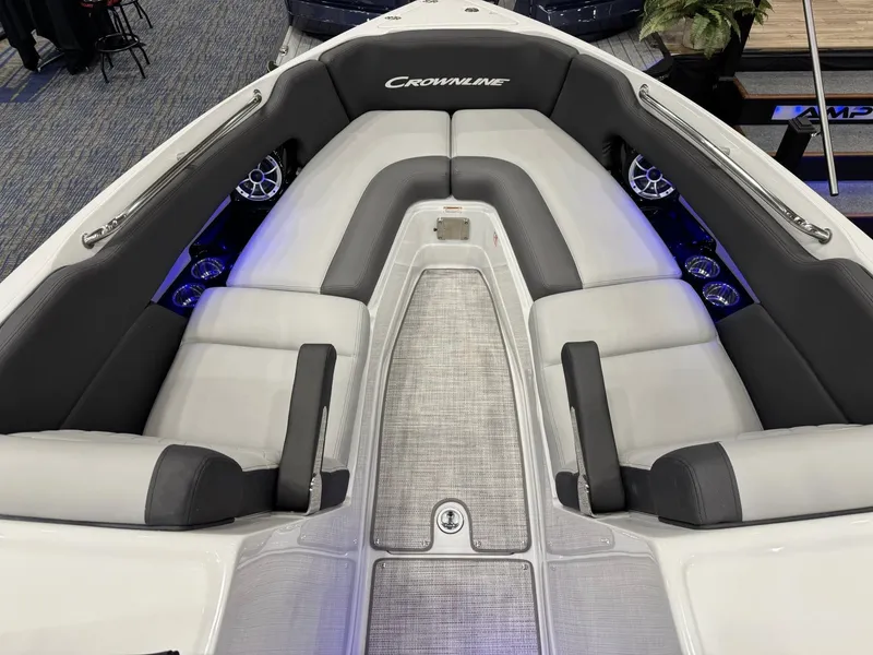 Slide: The Image of Crownline Boats 298 SS 2026 - 15