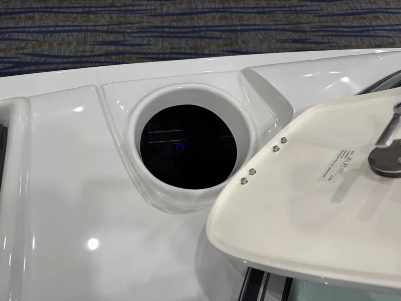 Slide: The Image of Crownline Boats 298 SS 2026 - 20