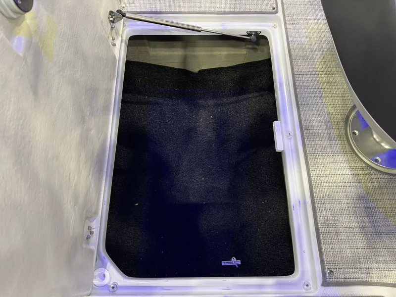 Slide: The Image of Crownline Boats 298 SS 2026 - 29