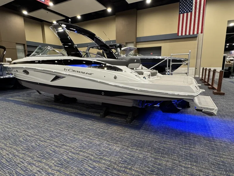 Slide: The Image of Crownline Boats 298 SS 2026 - 5