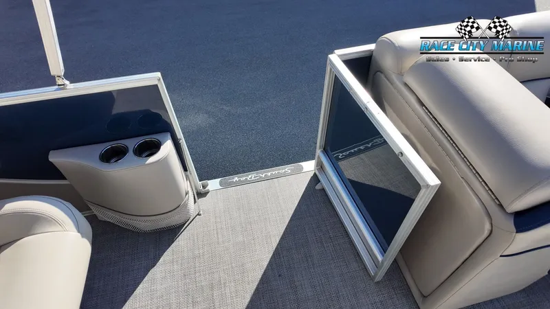 Slide: The Image of Forest River 523 RS 3.0 2018 - 23