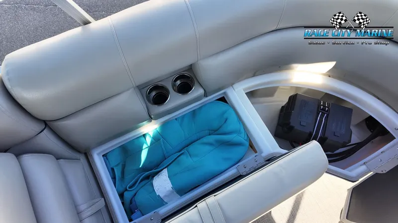 Slide: The Image of Forest River 523 RS 3.0 2018 - 30