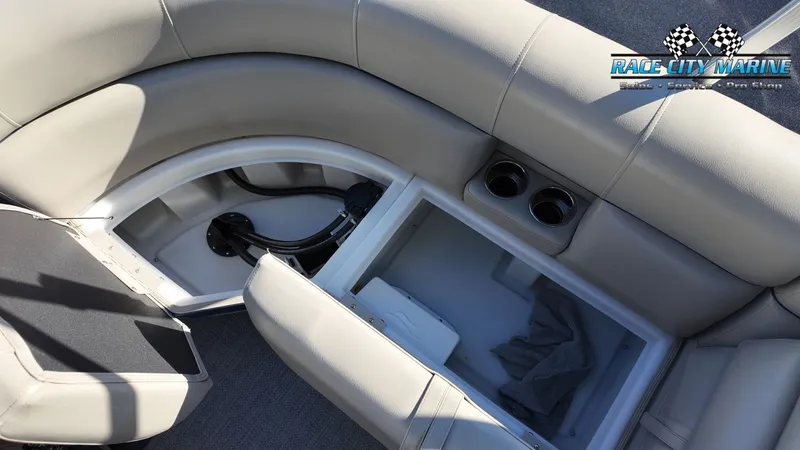 Slide: The Image of Forest River 523 RS 3.0 2018 - 31