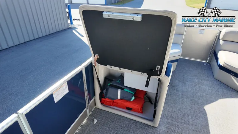 Slide: The Image of Forest River 523 RS 3.0 2018 - 35