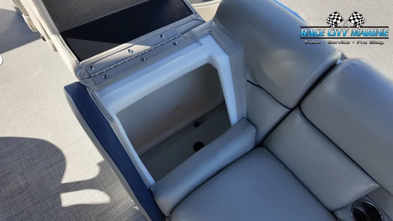 Slide: The Image of Forest River 523 RS 3.0 2018 - 36