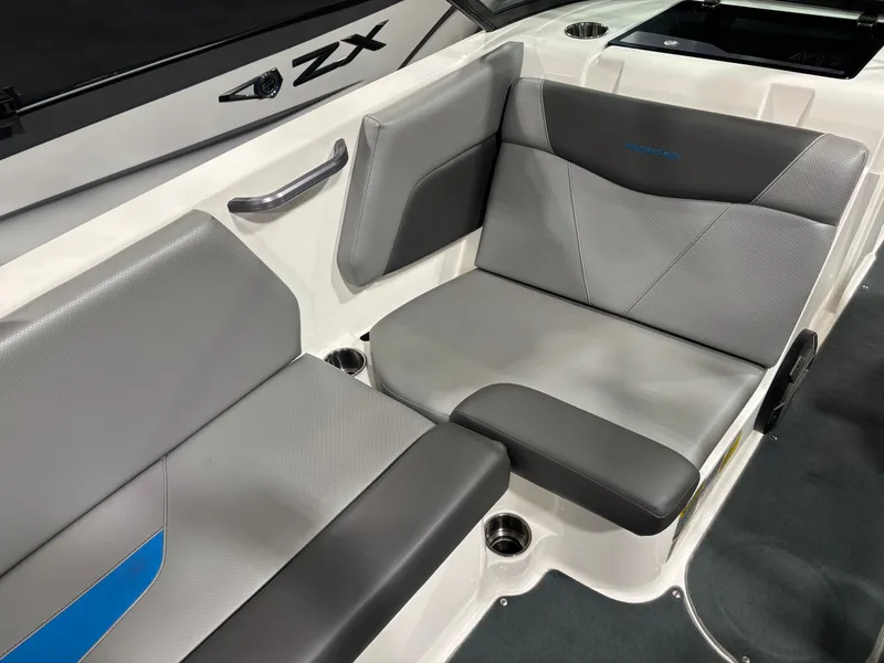 Slide: The Image of MasterCraft NXT22 2020 - 10