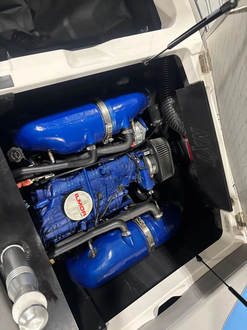 Slide: The Image of MasterCraft NXT22 2020 - 12