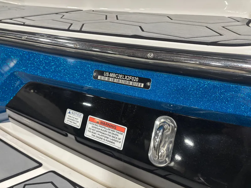 Slide: The Image of MasterCraft NXT22 2020 - 17