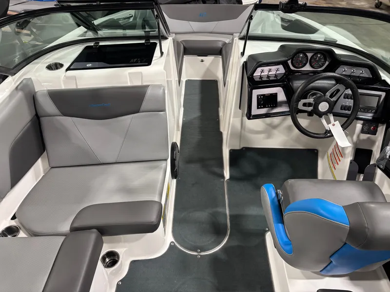 Slide: The Image of MasterCraft NXT22 2020 - 9