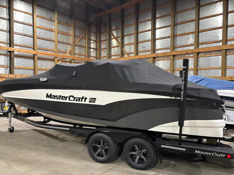 Slide: The Image of MasterCraft XT22 2020 - 3