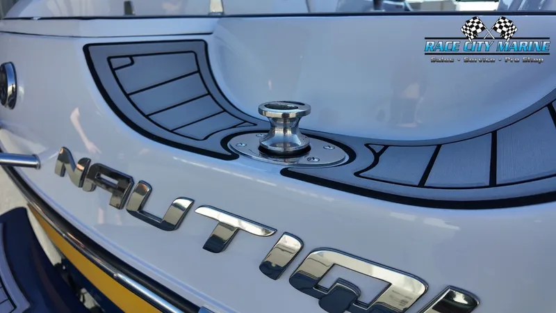 Slide: The Image of Nautique Super Air Nautique 230 2010 - 24