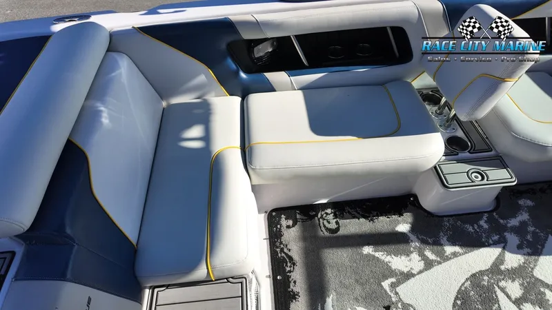 Slide: The Image of Nautique Super Air Nautique 230 2010 - 25