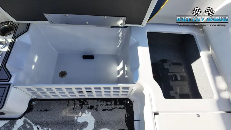 Slide: The Image of Nautique Super Air Nautique 230 2010 - 29