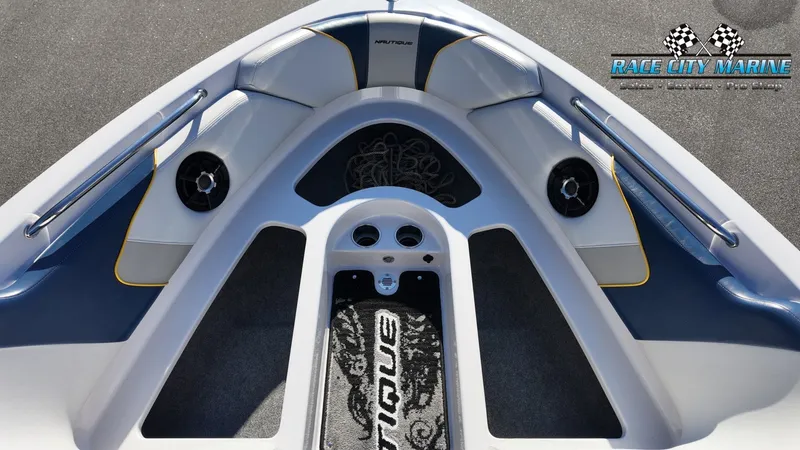 Slide: The Image of Nautique Super Air Nautique 230 2010 - 36