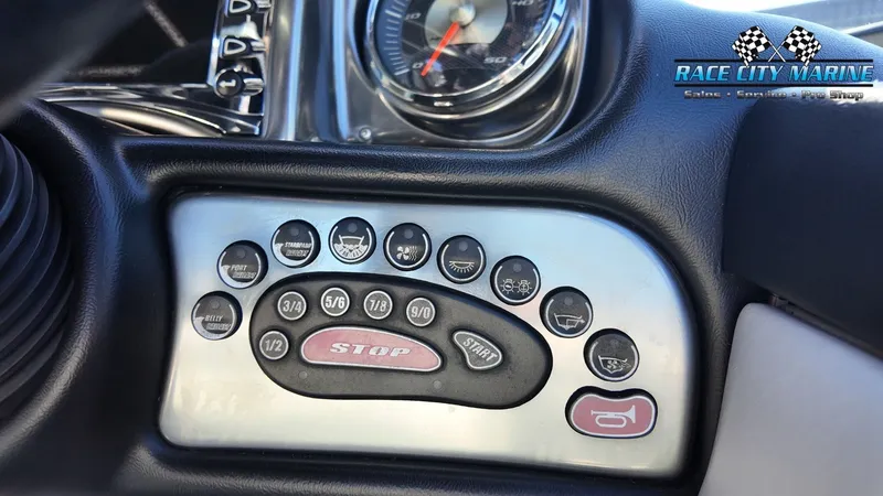 Slide: The Image of Nautique Super Air Nautique 230 2010 - 39