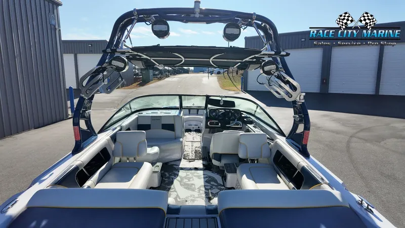 Slide: The Image of Nautique Super Air Nautique 230 2010 - 40