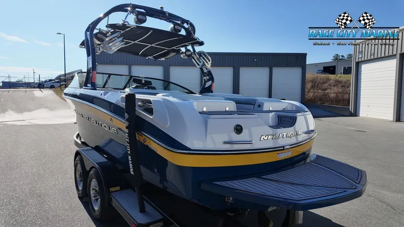 Slide: The Image of Nautique Super Air Nautique 230 2010 - 7