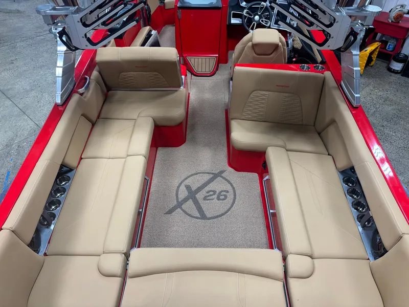 Slide: The Image of MasterCraft X26 2020 - 4