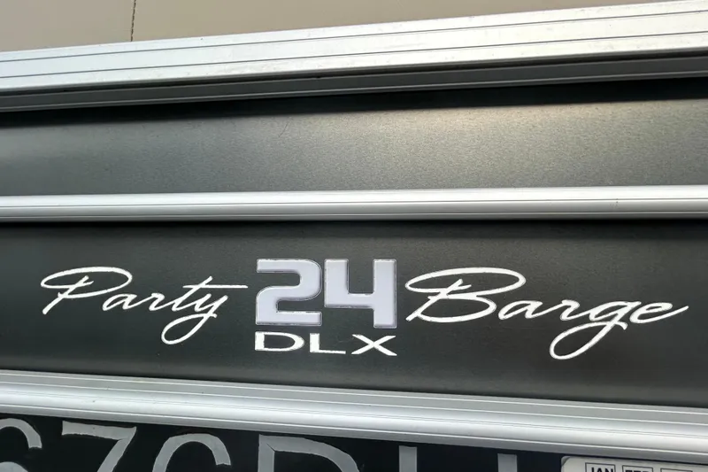 Slide: The Image of 2017 Sun Tracker Party Barge 24 DLX with Mercury 150 outboard motor. - 21