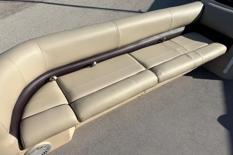 Slide: The Image of 2017 Sun Tracker Party Barge 24 DLX beige seating on deck. - 48