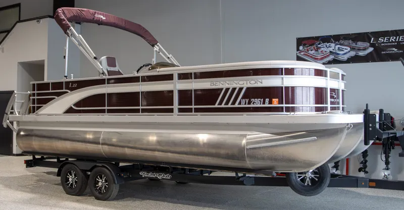 The Image of Bennington 22 L STERN FISH 2023 - undefined