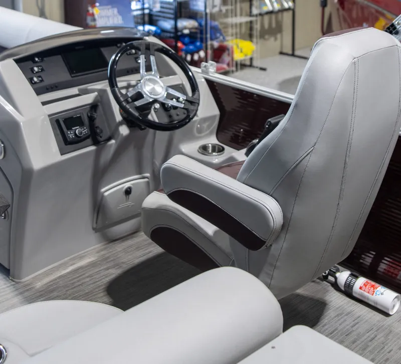 Slide: The Image of Bennington 22 L STERN FISH 2023 - 7