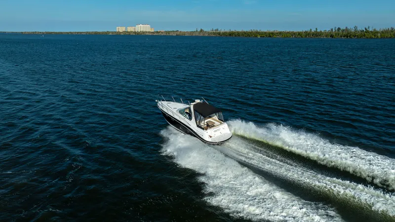 Slide: The Image of Four Winns 358 Vista 2009 - 16